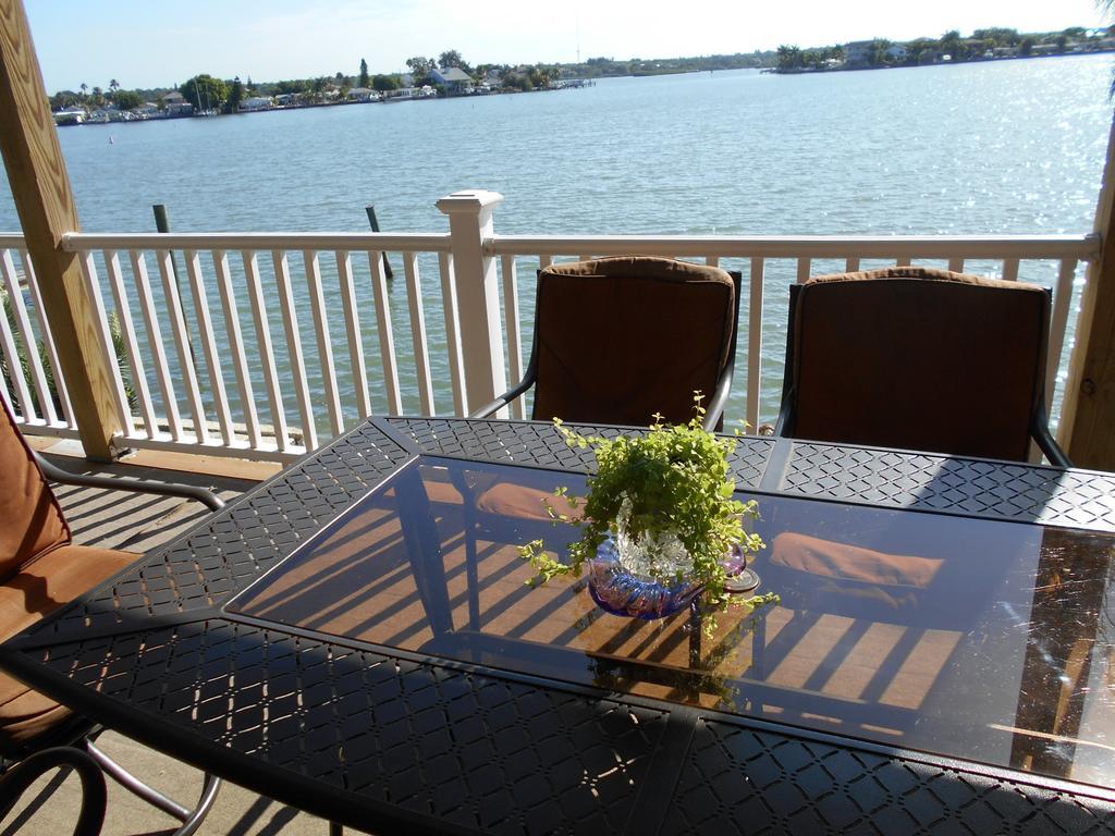 3000 Sq Ft Beach And Bay Condo Сант Пит Бич Экстерьер фото