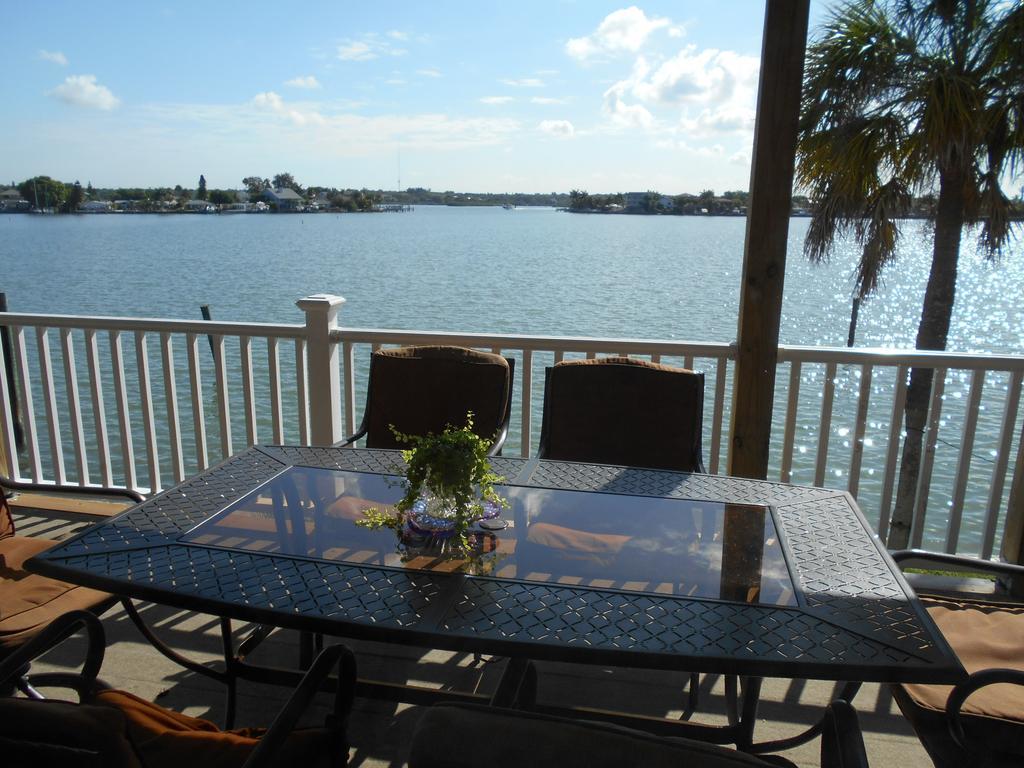 3000 Sq Ft Beach And Bay Condo Сант Пит Бич Экстерьер фото