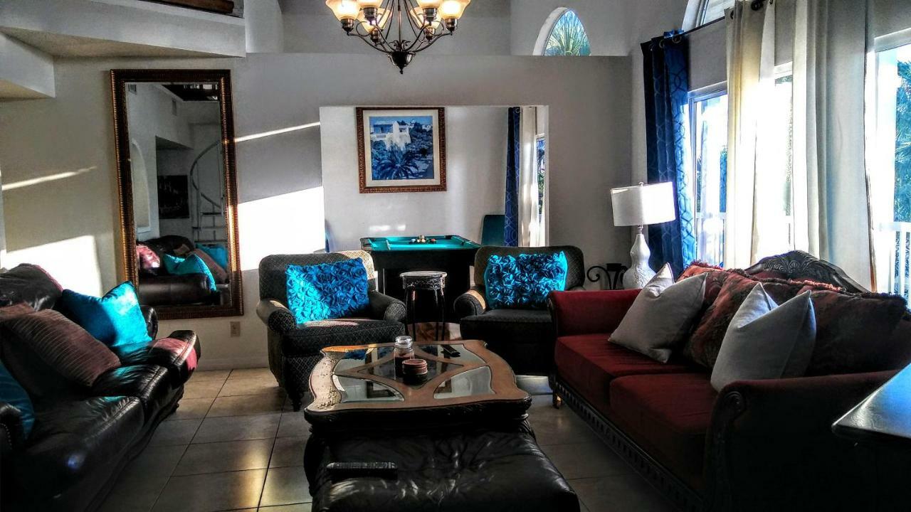 3000 Sq Ft Beach And Bay Condo Сант Пит Бич Экстерьер фото